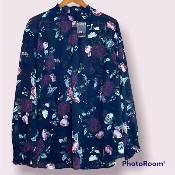 TORRID *NWT* Smocked Neck Chiffon Skull Floral Print Top - Picture 1 of 14